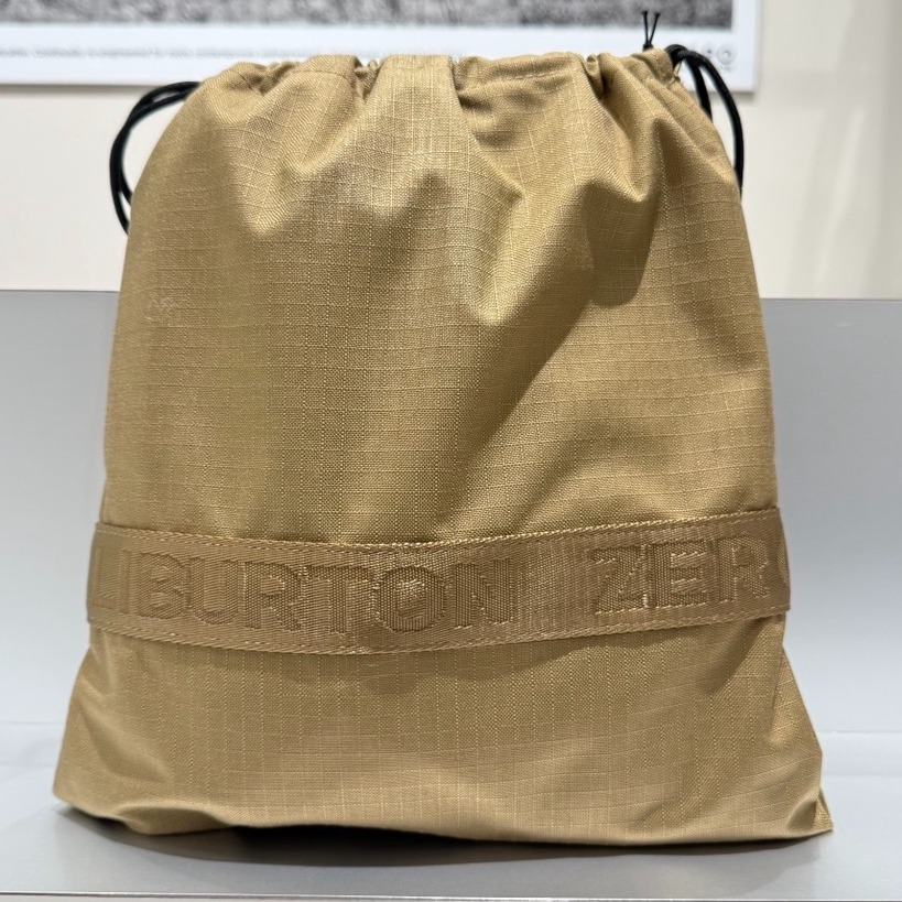 カバースキャット3.5貴重品 引き裂きに強いリップストップナイロンを採用したトラベルカバー