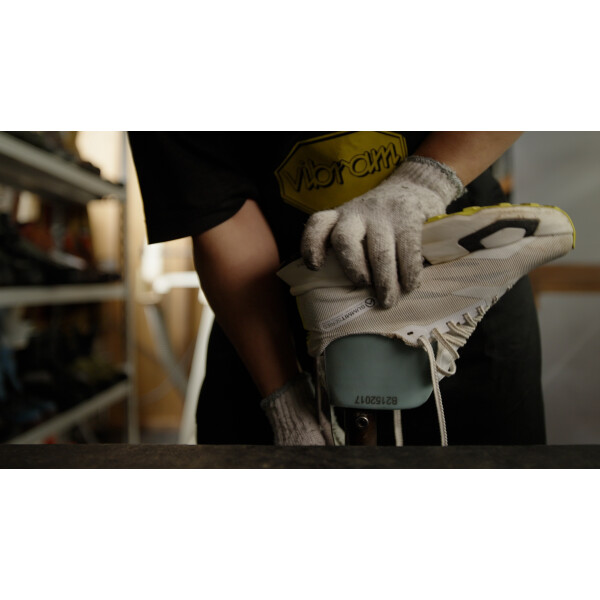 「Evolve in Motion」CONTENTS　Vo.2 ”愛着ある一足のソールを進化させるResole Service”